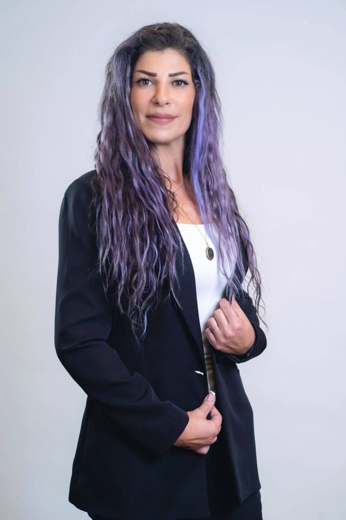 חנאן חאג' ח'ורי- עו"ד תמונה בעמידה